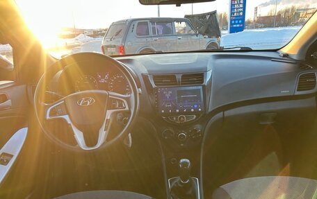 Hyundai Solaris II рестайлинг, 2011 год, 600 000 рублей, 5 фотография