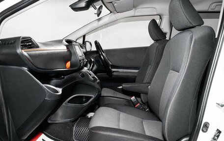 Toyota Sienta II, 2019 год, 1 449 000 рублей, 6 фотография