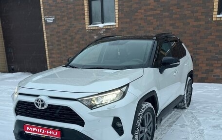 Toyota RAV4, 2021 год, 3 450 000 рублей, 1 фотография