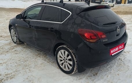 Opel Astra J, 2011 год, 575 000 рублей, 2 фотография