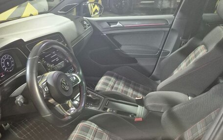 Volkswagen Golf GTI VII, 2018 год, 2 950 000 рублей, 10 фотография