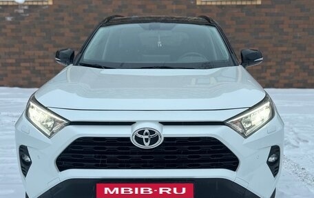 Toyota RAV4, 2021 год, 3 450 000 рублей, 2 фотография