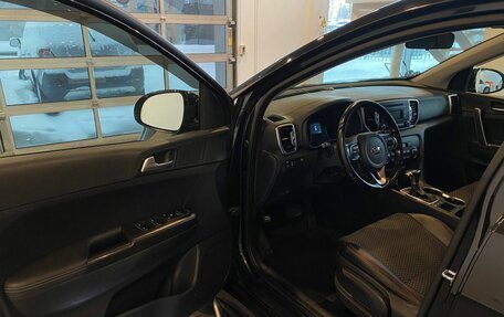 KIA Sportage IV рестайлинг, 2018 год, 2 299 000 рублей, 21 фотография