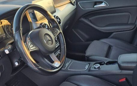 Mercedes-Benz B-Класс, 2017 год, 1 790 000 рублей, 10 фотография