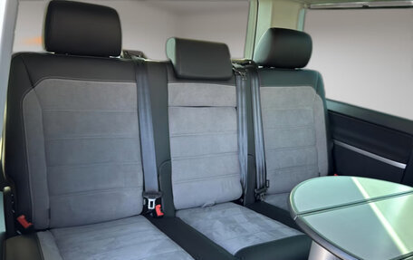 Volkswagen Multivan T6 рестайлинг, 2024 год, 10 250 000 рублей, 10 фотография