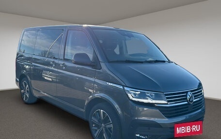 Volkswagen Multivan T6 рестайлинг, 2024 год, 10 250 000 рублей, 5 фотография