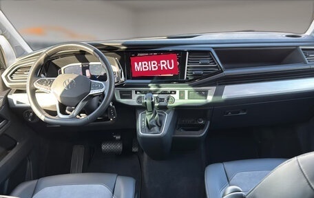 Volkswagen Multivan T6 рестайлинг, 2024 год, 10 250 000 рублей, 8 фотография