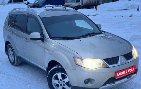 Mitsubishi Outlander III рестайлинг 3, 2008 год, 800 000 рублей, 1 фотография