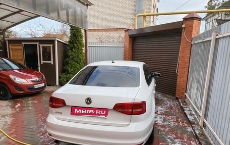 Volkswagen Jetta VI, 2015 год, 1 380 000 рублей, 1 фотография