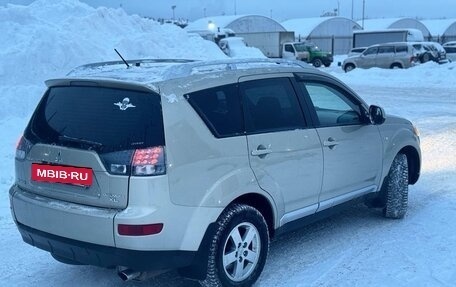 Mitsubishi Outlander III рестайлинг 3, 2008 год, 800 000 рублей, 6 фотография