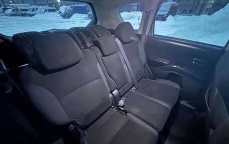 Mitsubishi Outlander III рестайлинг 3, 2008 год, 800 000 рублей, 23 фотография