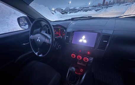 Mitsubishi Outlander III рестайлинг 3, 2008 год, 800 000 рублей, 26 фотография