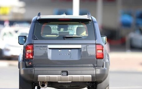 Toyota Land Cruiser Prado, 2025 год, 9 594 000 рублей, 25 фотография