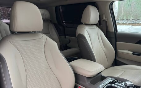 KIA Carnival, 2024 год, 5 900 000 рублей, 23 фотография