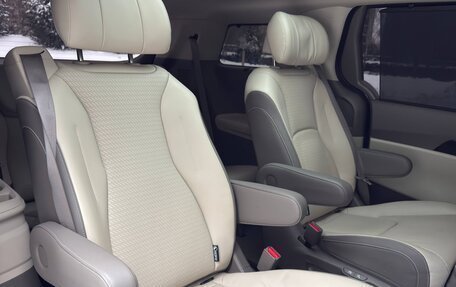 KIA Carnival, 2024 год, 5 900 000 рублей, 26 фотография