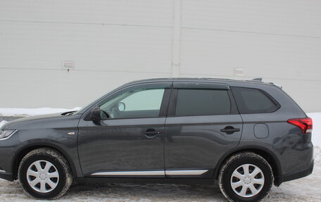 Mitsubishi Outlander III рестайлинг 3, 2019 год, 1 875 000 рублей, 4 фотография