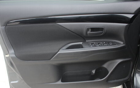 Mitsubishi Outlander III рестайлинг 3, 2019 год, 1 875 000 рублей, 9 фотография