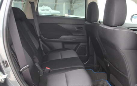 Mitsubishi Outlander III рестайлинг 3, 2019 год, 1 875 000 рублей, 20 фотография