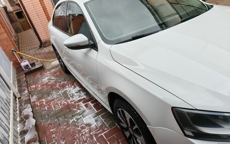 Volkswagen Jetta VI, 2015 год, 1 380 000 рублей, 4 фотография