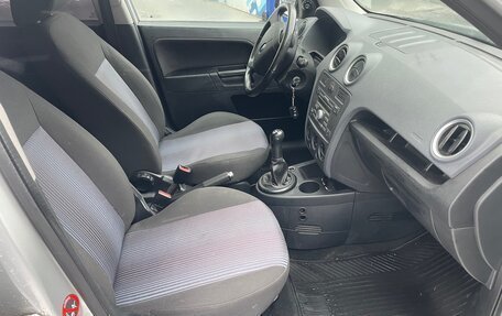 Ford Fusion I, 2006 год, 700 000 рублей, 12 фотография