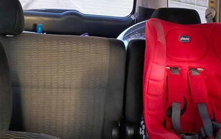 Toyota Voxy II, 2007 год, 1 150 000 рублей, 9 фотография