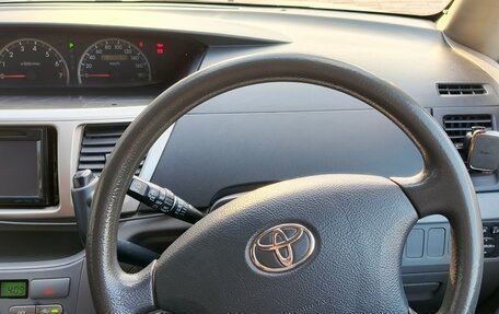 Toyota Voxy II, 2007 год, 1 150 000 рублей, 7 фотография