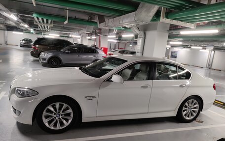 BMW 5 серия, 2011 год, 1 750 000 рублей, 3 фотография