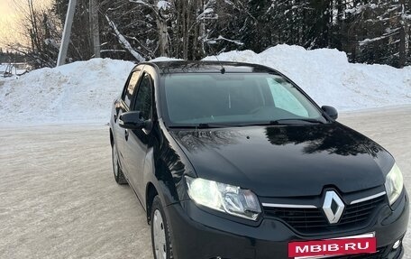 Renault Logan II, 2015 год, 352 000 рублей, 2 фотография