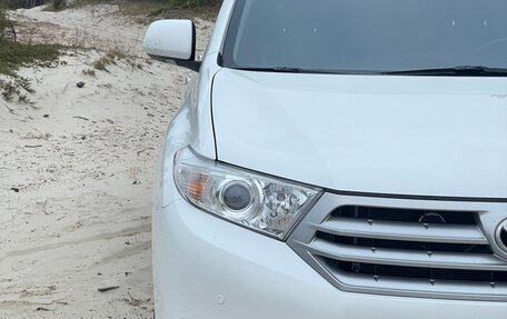 Toyota Highlander III, 2012 год, 2 200 000 рублей, 2 фотография