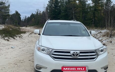 Toyota Highlander III, 2012 год, 2 200 000 рублей, 3 фотография