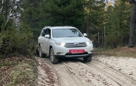Toyota Highlander III, 2012 год, 2 200 000 рублей, 5 фотография
