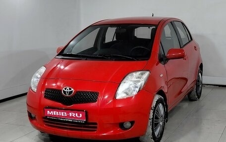 Toyota Yaris III рестайлинг, 2007 год, 560 000 рублей, 1 фотография