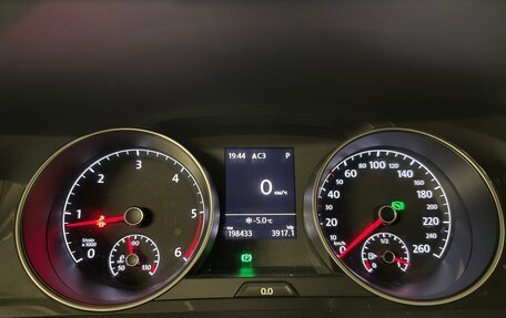 Volkswagen Golf VII, 2019 год, 1 680 000 рублей, 7 фотография