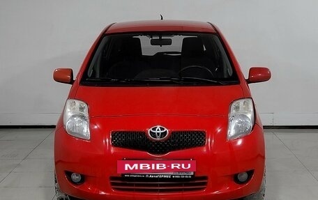 Toyota Yaris III рестайлинг, 2007 год, 560 000 рублей, 2 фотография