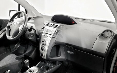 Toyota Yaris III рестайлинг, 2007 год, 560 000 рублей, 11 фотография