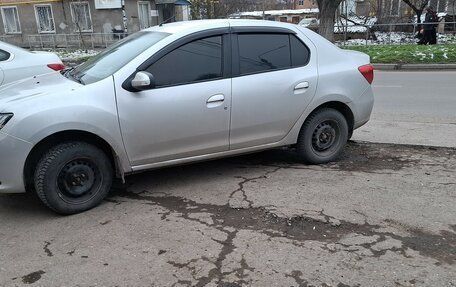 Renault Logan II, 2018 год, 650 000 рублей, 3 фотография