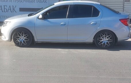 Renault Logan II, 2018 год, 650 000 рублей, 5 фотография