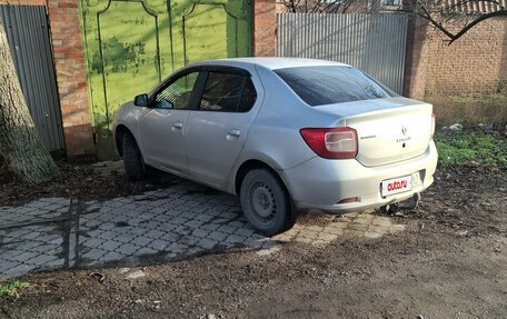 Renault Logan II, 2018 год, 650 000 рублей, 4 фотография