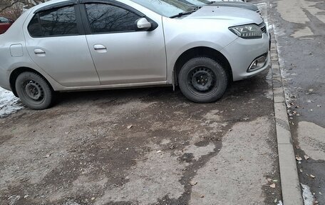 Renault Logan II, 2018 год, 650 000 рублей, 2 фотография