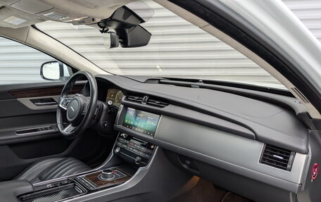 Jaguar XF II, 2019 год, 2 850 000 рублей, 11 фотография