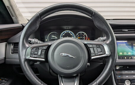 Jaguar XF II, 2019 год, 2 850 000 рублей, 21 фотография