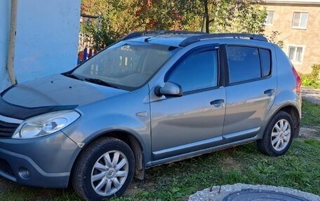 Renault Sandero I, 2010 год, 450 000 рублей, 1 фотография