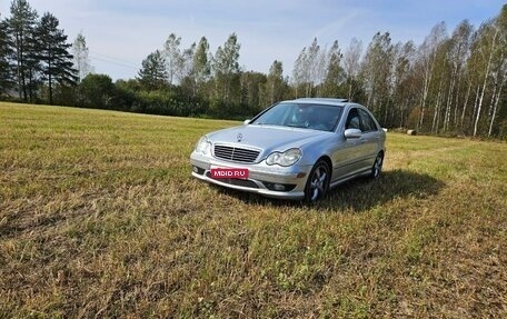 Mercedes-Benz C-Класс, 2005 год, 750 000 рублей, 1 фотография