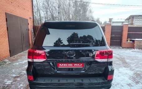 Toyota Land Cruiser 200, 2018 год, 7 200 000 рублей, 4 фотография