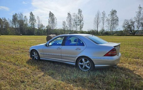 Mercedes-Benz C-Класс, 2005 год, 750 000 рублей, 3 фотография