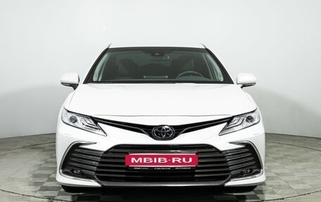 Toyota Camry, 2022 год, 3 950 000 рублей, 2 фотография