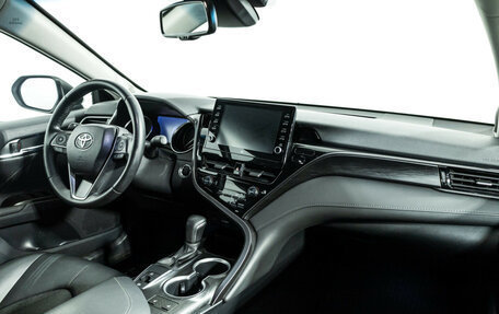 Toyota Camry, 2022 год, 3 950 000 рублей, 9 фотография