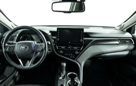 Toyota Camry, 2022 год, 3 950 000 рублей, 13 фотография