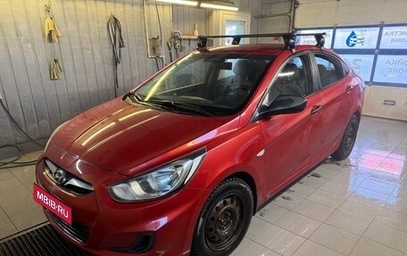 Hyundai Solaris II рестайлинг, 2013 год, 800 000 рублей, 1 фотография