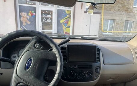 Ford Escape II, 2001 год, 649 999 рублей, 3 фотография